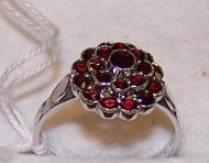 Prsteň s českým granátom 800