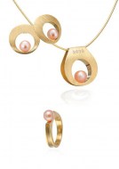 Mohutná zlatá perlovo-diamantová kolekcia 261